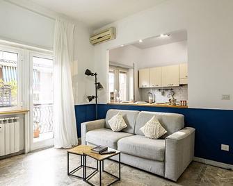 Lovely Collatina Apartment by Rentbeat - Rom - Wohnzimmer
