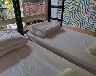 Cassis Hostel - Cassis - Habitación