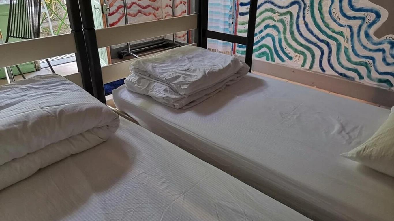 Cassis Hostel Les Heures Claires