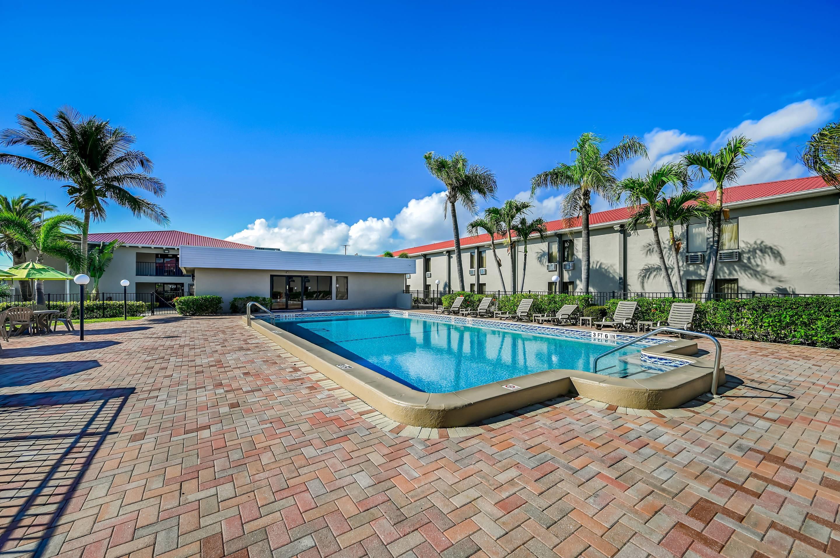 Quality Inn Fort Myers Cape Coral - Fort Myers - Pool