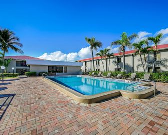 Quality Inn Fort Myers Cape Coral - Fort Myers - Pool