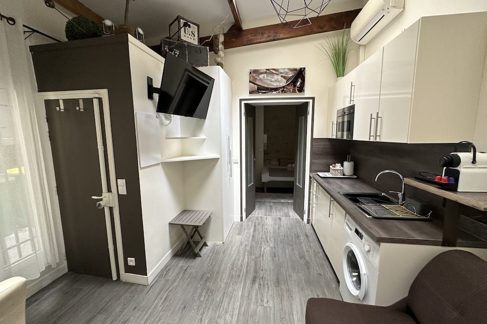 بياتريس إيه إيمانويل موبل إيفل