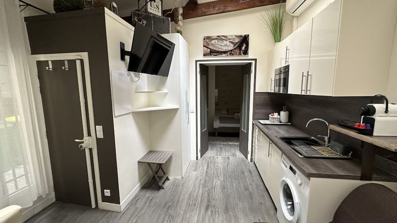 بياتريس إيه إيمانويل موبل إيفل