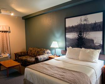 Super 8 by Wyndham Dauphin - Dauphin - Bedroom