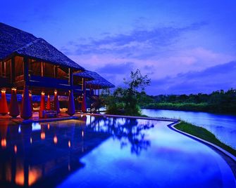 Jetwing Vil Uyana, A Luxury Reserve - סיגיריאה - בריכה