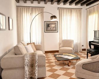 Hotel Scala - Buongiorno! Hotels - Treviso - Olohuone