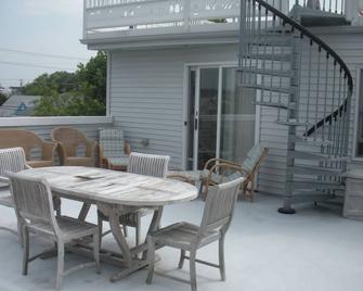 Family Home between Ocean and Children's Bay Beach - Beach Haven - Terasa