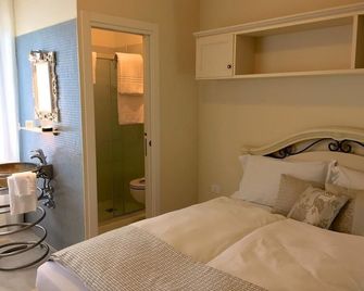 安替舍穆拉酒店 - 加爾達湖濱 - 臥室