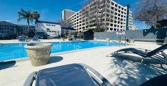 SureStay by Best Western Fresno Central - Fresno - Piscina