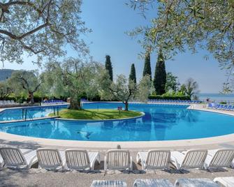 Residence Parco Del Garda - Garda - Bazén