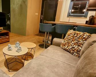 Brand new apartment, next to Amsterdam and Floriade 2022, free parkingspace. - Almere - Wohnzimmer