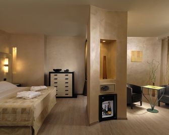 Hotel La Cartiera - Vignola - Camera da letto