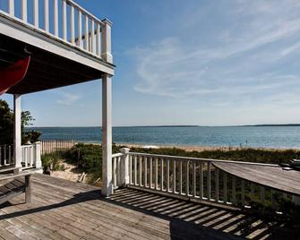 Bayfront Cottage - Orient - Balcony