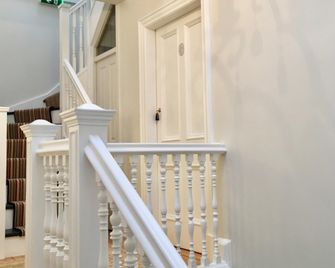 Antler Guest House - Edinburgh - Stairs