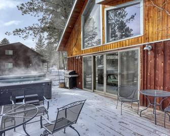 Divided Sky Cabin | 3 Bed, 2 Bath - Whitewood - Patio