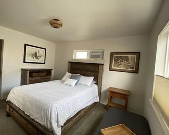 Saint Clair Cottage - Sandpoint - Schlafzimmer