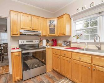 Cottage by the Lake - Kingston, TN - Kingston - Keuken