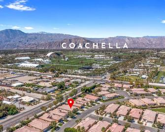 Walking distance to Coachella and Stagecoach! - Indio - Bina
