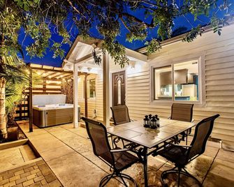 Beatiful Zen Villa In Hillcrest!! Gated Ac Hottub Paring Kingbed - San Diego - Patio