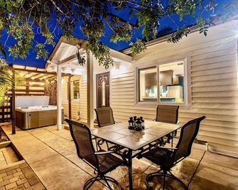 Beatiful Zen Villa In Hillcrest!! Gated Ac Hottub Paring Kingbed - San Diego - Patio