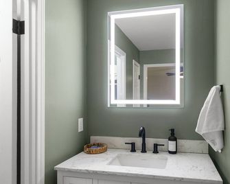 Newly Renovated, Dog Friendly, Stocked Kitchen - Dothan - Bathroom