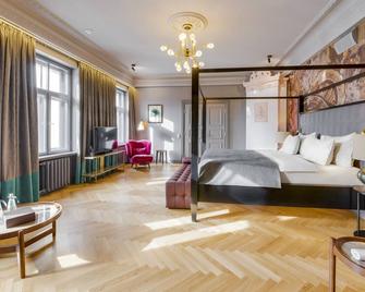 Grand Poet Hotel By Semarah - Riga - Schlafzimmer