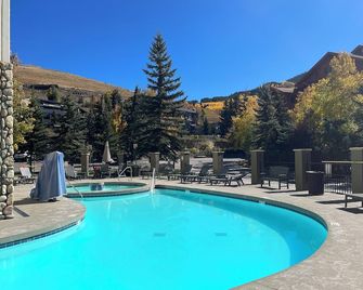 Mt Cb Mountain Side With King Bed, Hot Tub, Pool & Kitchen! - Crested Butte - Pool