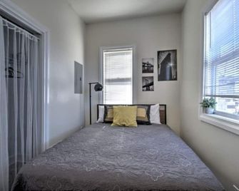 Modern 1BR in the Heart of Capitol Hill - Seattle - Schlafzimmer