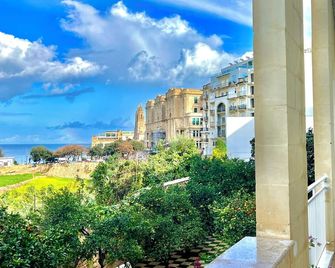 Inhawi Hostel - San Ġiljan