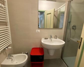Bilocale San Souci - Serafini - Madonna di Campiglio - Bathroom
