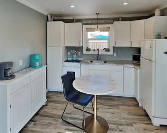 Casita Kk - Port Aransas - Kitchen