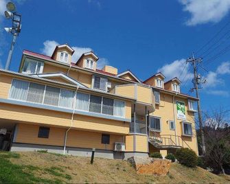 Pension Vingt-Quatre Yeux - Shodoshima - Gebouw