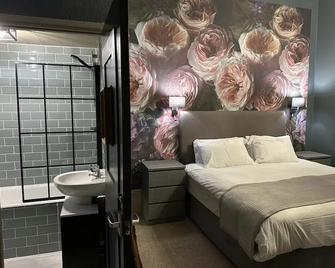 The Q Hotel - שאנקלין