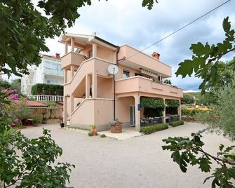 Apartments with parking space Kornic, Krk - 415 - Kornić - Building