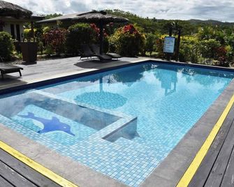 บูลาบาร์ด วิลลาส - ซิกาโตคา - สระว่ายน้ำ