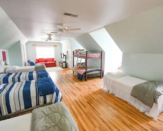 Senerity with a Sunset - Camden - Bedroom