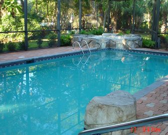 Treetops Riverfront Private Cottage w/Dock,wildlife,kayak,bike,pool,100+ reviews - Bonita Springs - Pool