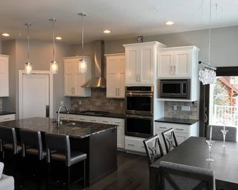 Sunsets On The Bluff! Waterview! - Egg Harbor - Küche