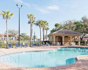 Palm Coast Resort by Distinctive Beach Rentals - Palm Coast - Piscina