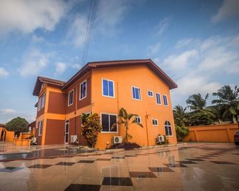Tribeca Hotel - Accra - Building