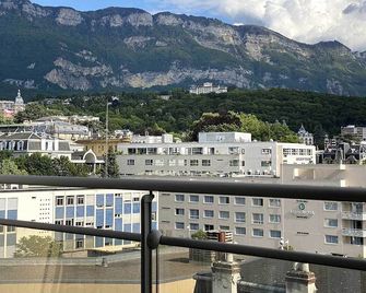 Studio moderne et lumineux centre ville Aix les Bains - Aix-les-Bains - Balcon