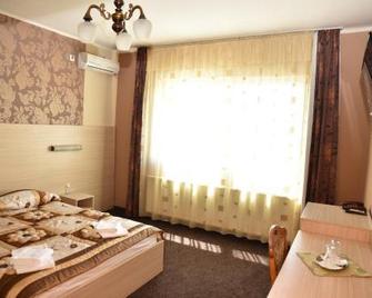 Pension Regal - Satu Mare - Habitación