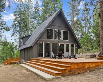 Shaver Wood Forrest-Smokey Tree - Shaver Lake - Edificio
