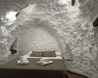 Cuevas el Atochal Orígenes - Gor - Habitación