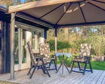 3 bedroom awesome home in Karlshamn - Karlshamn - Terasa