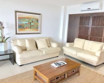 Breakfree Paradiso Resort - Kingscliff - Living room