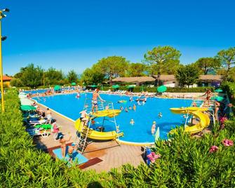 Camping Cisano - San Vito - Bardolino - Basen