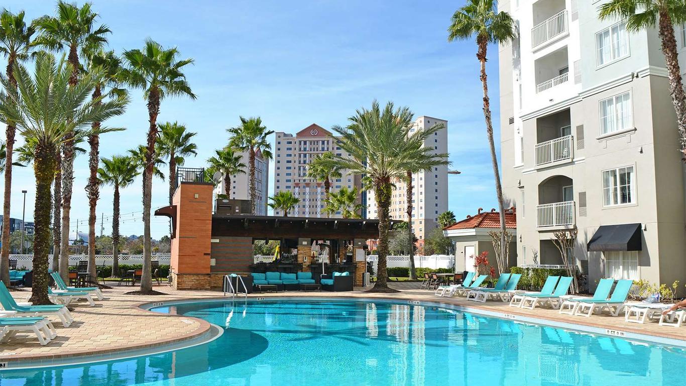 The Point Hotel & Suites Universal