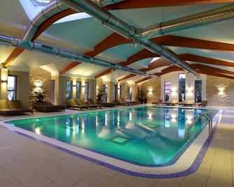 Kolping Hotel Spa & Family Resort - Alsópáhok - Piscina