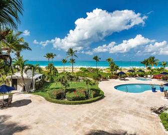 Great two-bedroom apartment in Grace Bay Beach - Grace Bay - Piscina